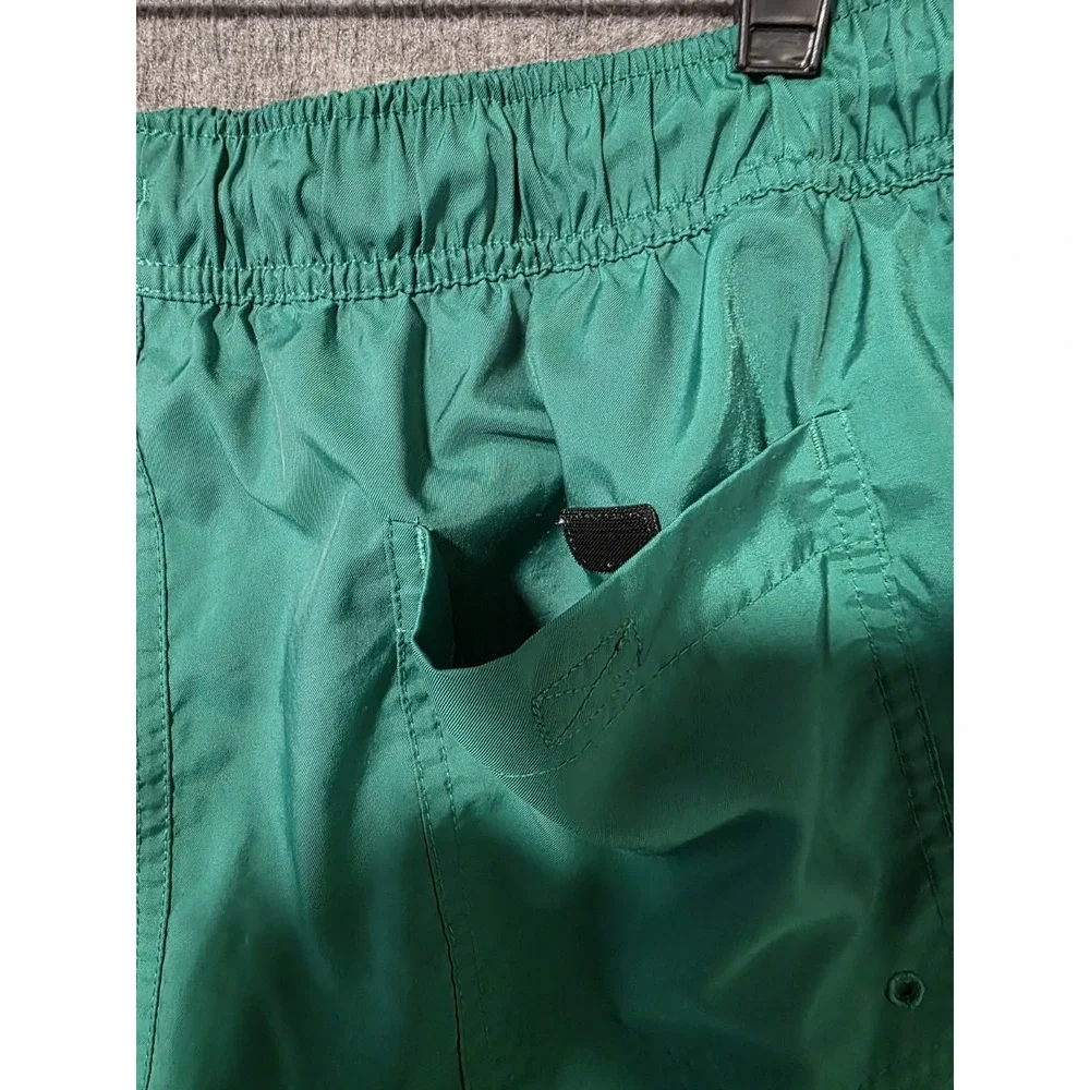 NIKE Club Woven‎ Flow Mens Malichite Size Large Mesh Lined Shorts (FN3307-365)
